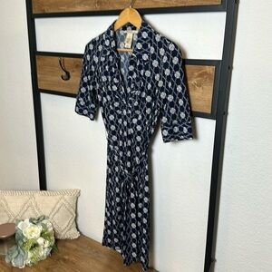 Laundry Navy Women’s stretchy dress size 6 with fun waist sash